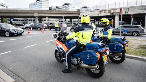'Kunnen geen hek om Schiphol zetten'