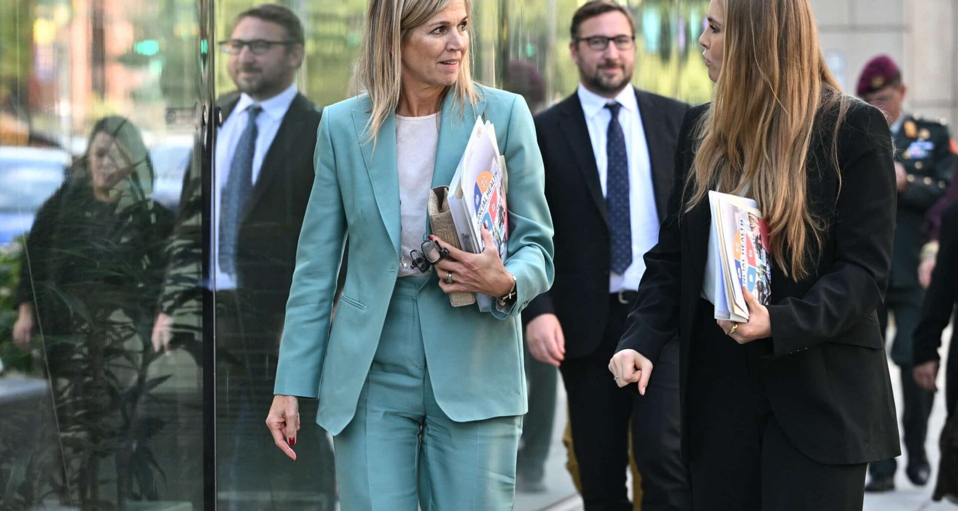 Amalia krijgt een uniek kijkje in Máxima’s VN-werk