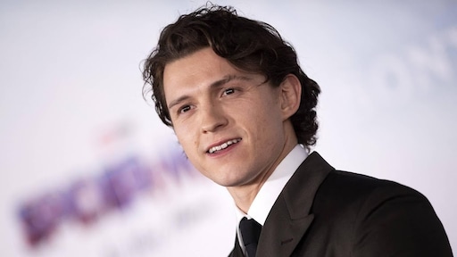 Tom Holland deelt gezondheidsupdate na blessure op set Spider-Man