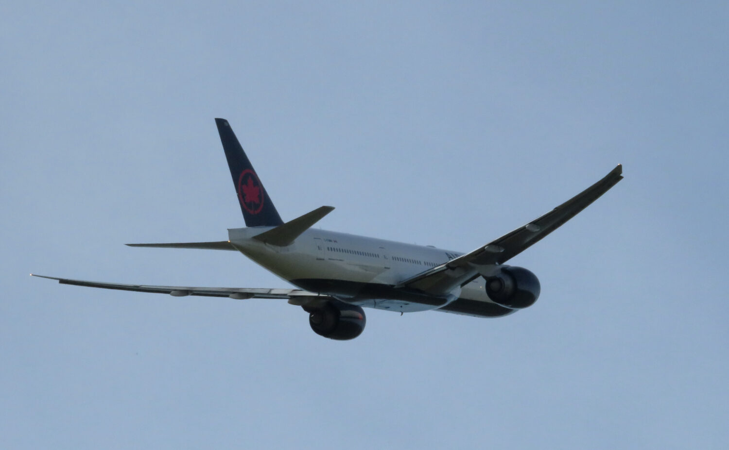 777 maakt uitstapje voor Nederlandse kust