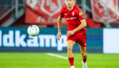 FC Twente veel te sterk voor Telstar en wint ruim in…