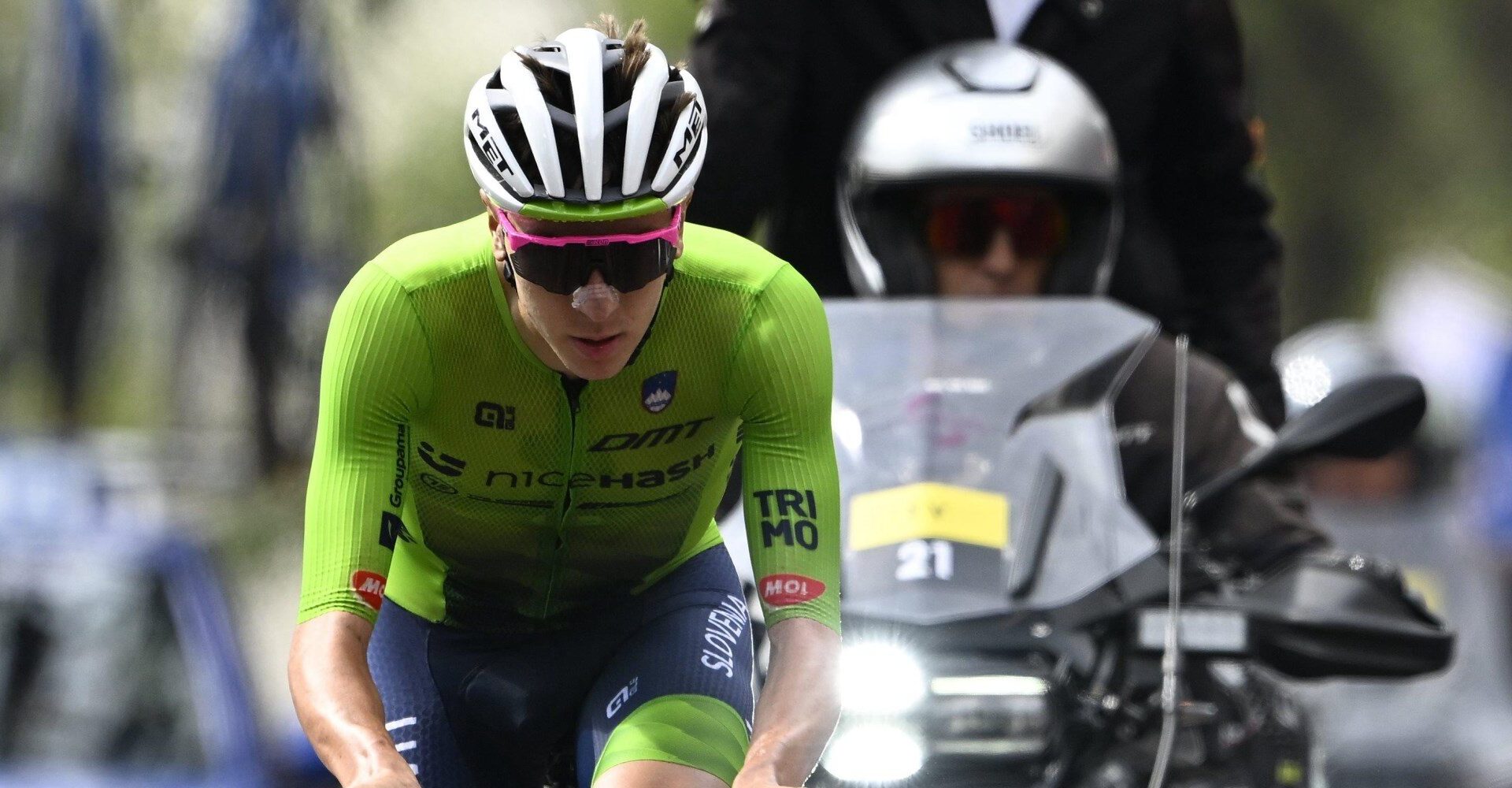 Tadej Pogacar wint tweede wereldtitel na epische solo