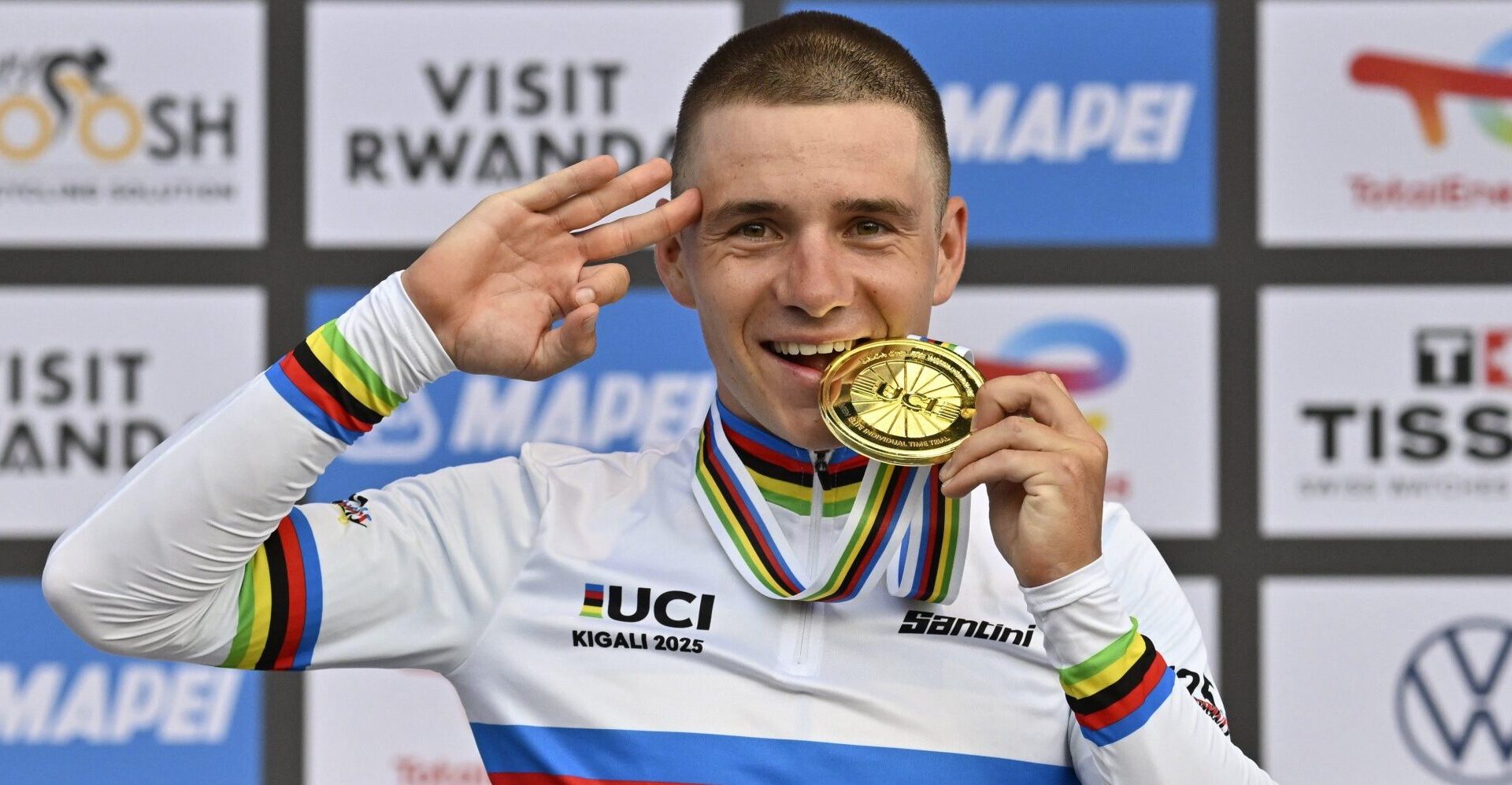 Remco Evenepoel Wint Derde Wereldtitel Tijdrit & Klopt Pogacar