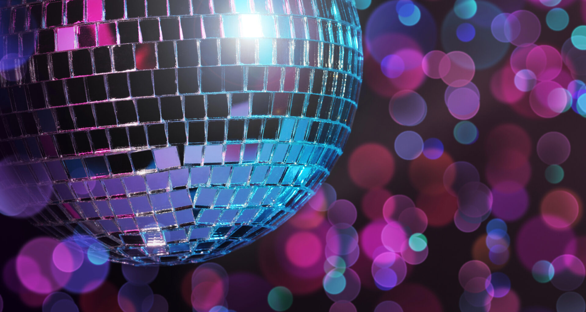 De Kleine Winst en Pins and Pints Bowling organiseren Silent Disco