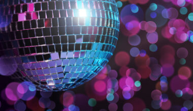 De Kleine Winst en Pins and Pints Bowling organiseren Silent Disco