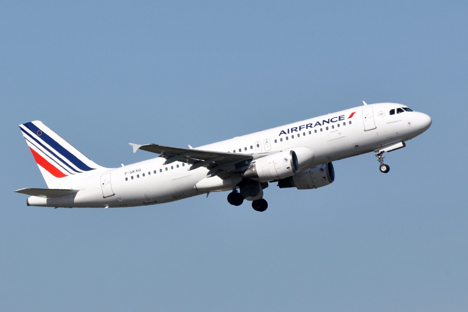 A320 vanaf Schiphol komt niet hoger dan 800 meter