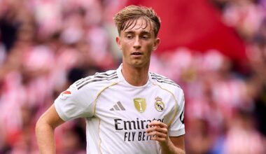 Vader Dean Huijsen ontevreden over hoe zijn zoon behandeld is bij transfer: 'Het was een zwarte dag'