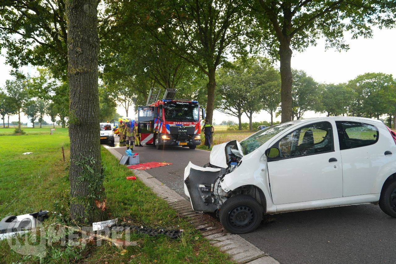 Eenzijdig ongeval op J.J. Gorterlaan in Staphorst, bestuurster raakt gewond