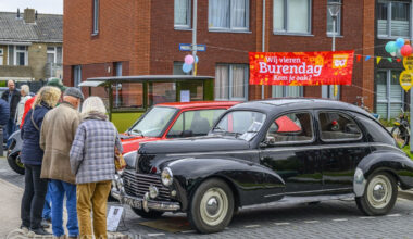 Gezellige Burendag met oldtimers en soep in Delfzijl - Eemskrant.nl