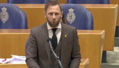 Rechtse partijen openen jacht op Radboud-docent Pettit, minister biedt verzet maar zwicht