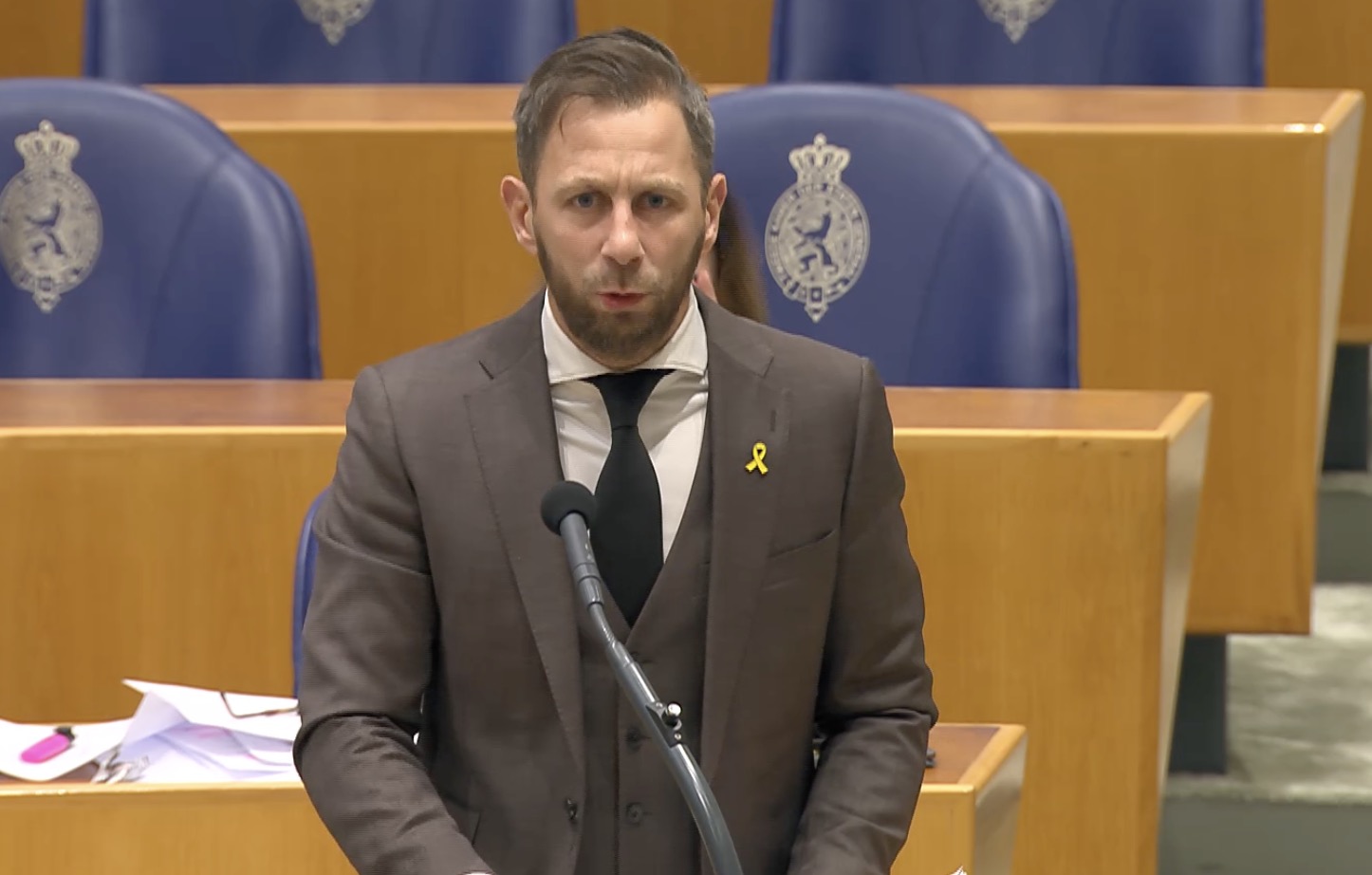 Rechtse partijen openen jacht op Radboud-docent Pettit, minister biedt verzet maar zwicht