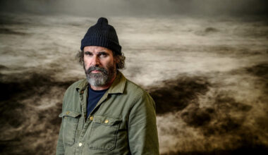 Fotograaf Stephan Vanfleteren (56) stortte zich voor project in de Noordzee en ontsnapte aan de dood: “Mocht ik dat doorzichtige vislijntje niet hebben gezien ... - Nieuwsblad