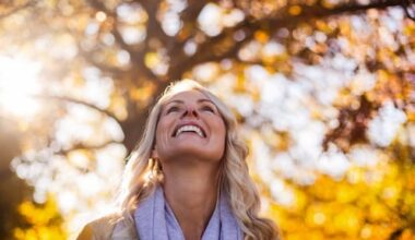 Zonnebrand in de herfst? Dermatoloog ontkracht de huidverzorgingsfabels