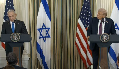 Trump dag 253: Trump voert 100% importheffing in op buitenlandse films, blaast steenkolenindustrie nieuw leven in, presenteert plan voor Gaza, wil financiering daklozenhulp halveren, laagste aantal vervolgingen drugszaken in decennia