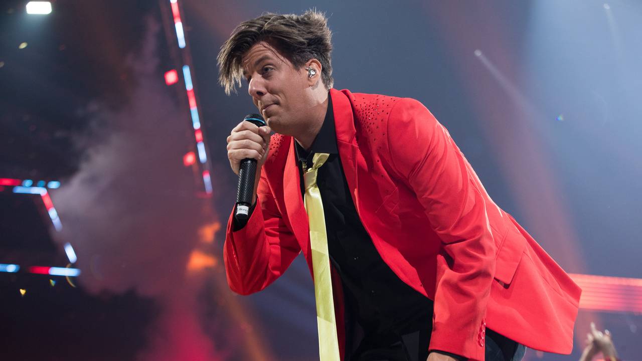Rob Kemps tijdens een optreden in Gelredome (foto: ANP).