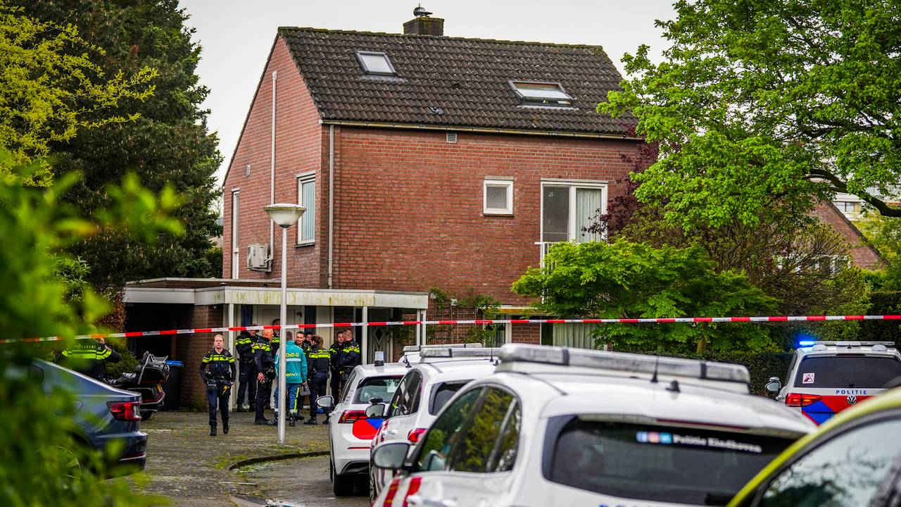 Het huis waar de vader dood werd gevonden (foto: SQ Vision).