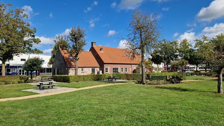 De boerderij op het terrein van Mars vandaag de dag (foto: Tom Berkers).