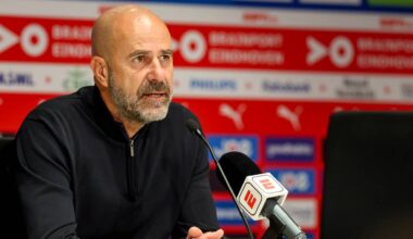 Peter Bosz is 'doodziek' van het gelijkspel tegen Ajax (foto: Orange Pictures).