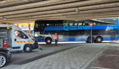 112-nieuws: 'Zeer sterk vermoeden' wie verdachte mishandeling Grote Markt is • Bus klem onder Emmaviaduct in Stad - RTV Noord