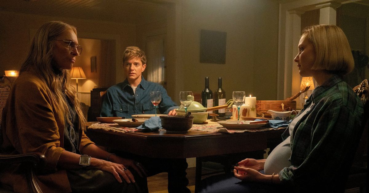 Recensie meeslepende serie ‘Wayward’ op Netflix, met Mae Martin en Toni Collette