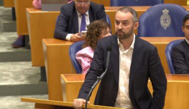 Lopend Vuur: Politiek moet weer saai worden - RTV Noord
