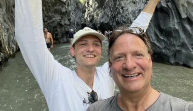 Max Muijtjens en zijn vader Pascal. Max overleed aan een mazeleninfectie