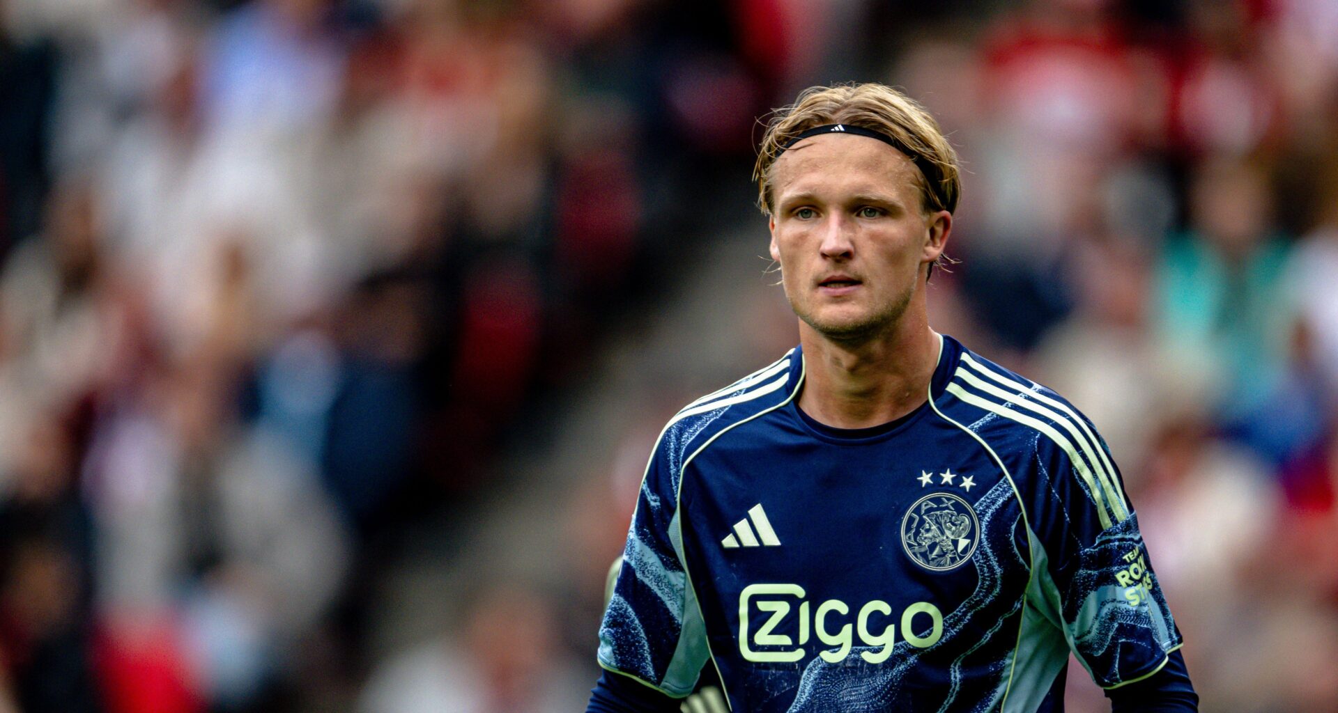 Ajax krijgt na eerste 74 minuten slecht nieuws over Kasper Dolberg