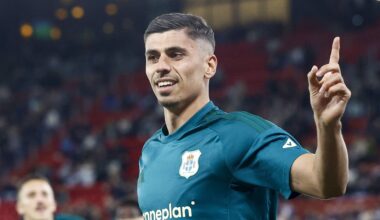 Koen Kostons zit AZ flink dwars met dubbelslag voor PEC Zwolle