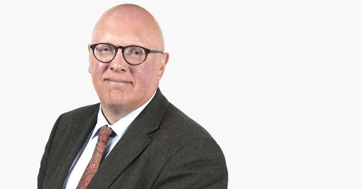 Column | In Alan Bennett’s nieuwe boek bevredigt de glazenwasser bejaarden in het fietsenhok