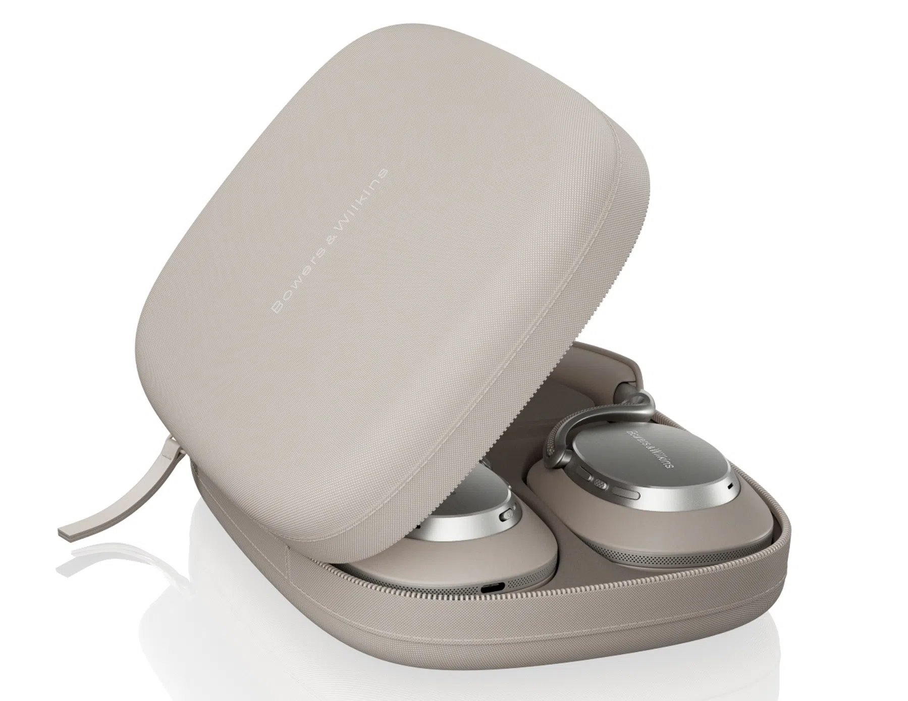 De koptelefoon heeft een fraaie etui.