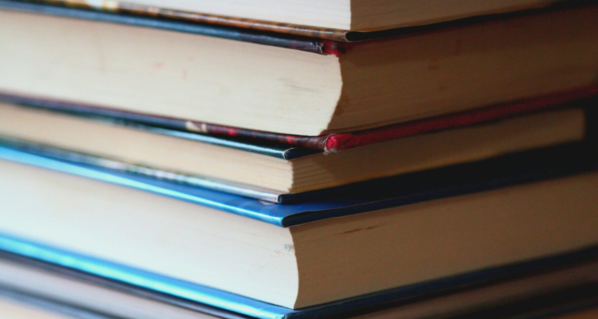 Boekenmarkt voor vroege vogels in de Regenboog