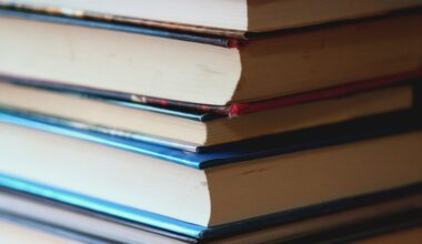 Boekenmarkt voor vroege vogels in de Regenboog