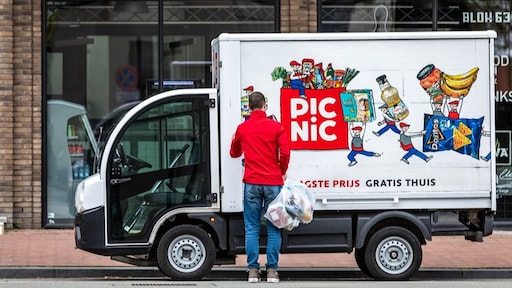 Picnic hoeft zich niet te houden aan cao voor 'gewone' supers en winkels, zegt minister