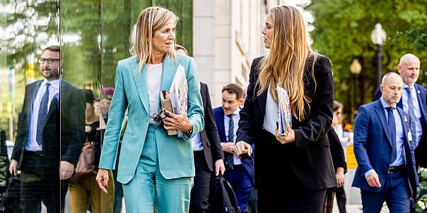 Koningin Máxima neemt prinses Amalia mee op werkbezoek