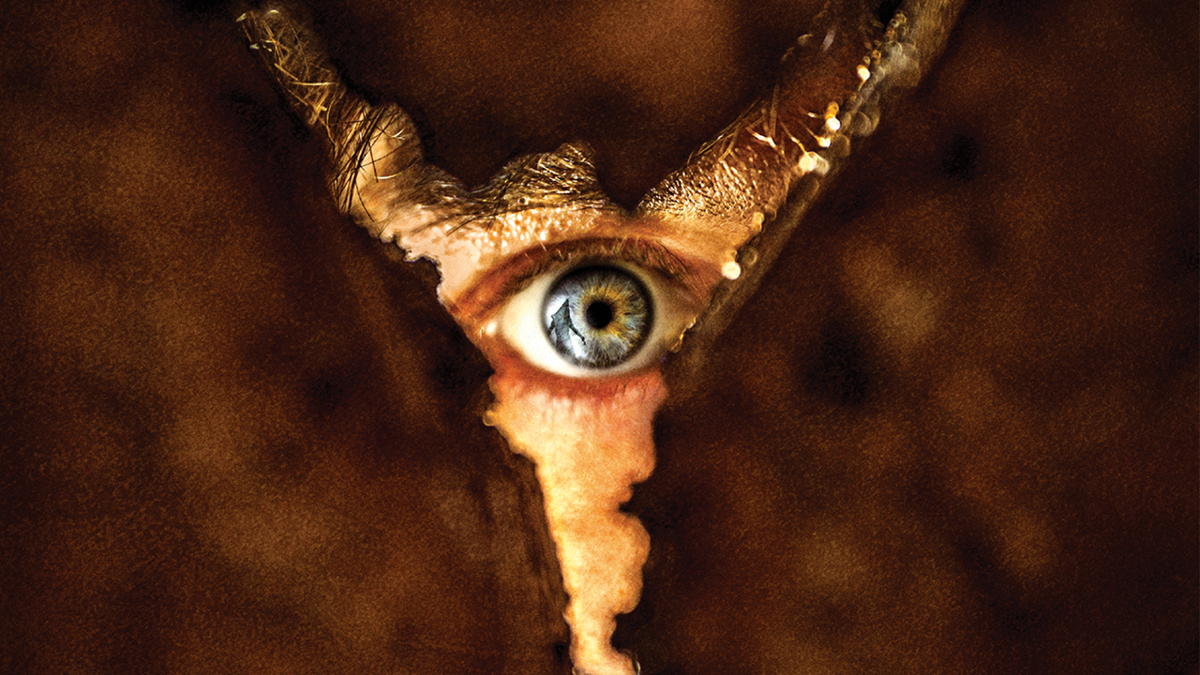 De exclusieve internationale poster van Return to Silent Hill toont een angstaanjagende eerste blik op Pyramid Head en de Silent Hill 2-adaptatie