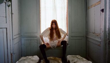 Florence + The Machine hervindt op Everybody scream de levenslust na bijna-doodervaring ★★★★☆ - De Standaard