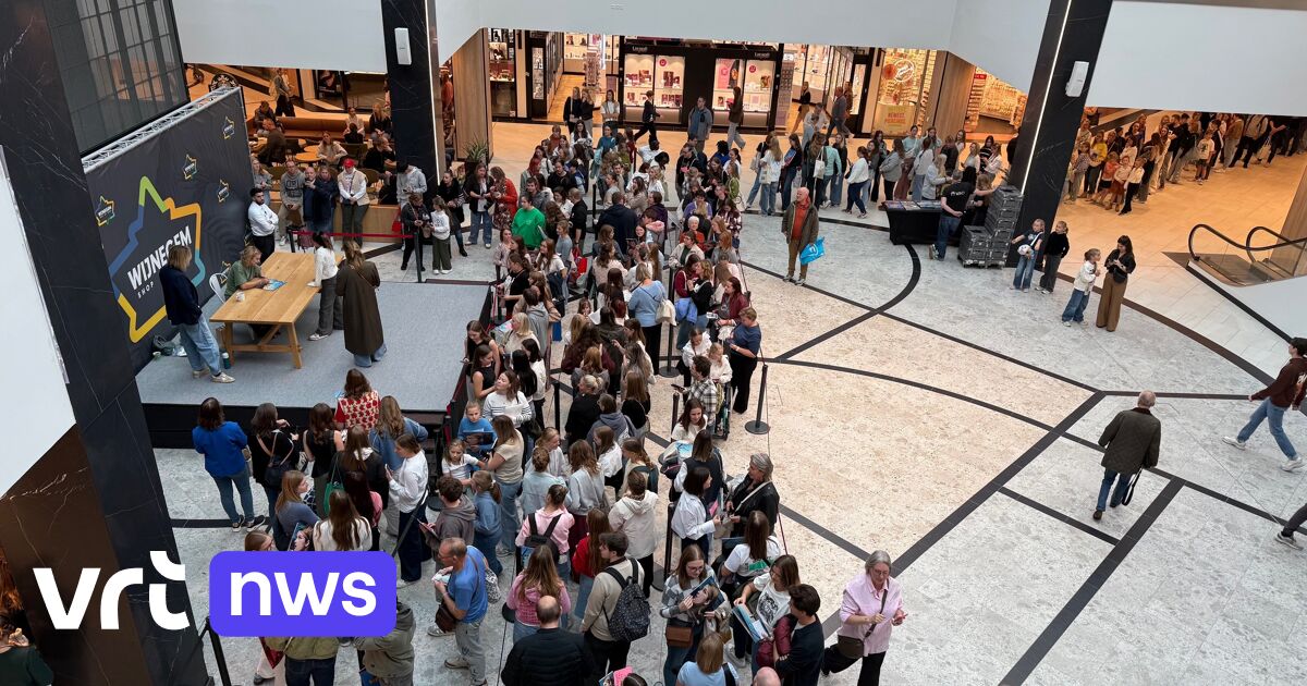 Uren in de rij voor Pommelien Thijs in Wijnegem, en nu ook Sint-Niklaas: "Ze is het waard!"