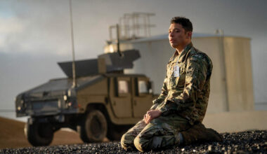 ‘A house of dynamite’ op Netflix is cinema in de hoogste staat van paraatheid ★★★★★ - De Standaard