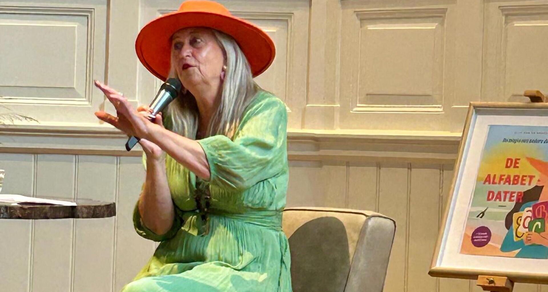 Harfsense auteur Atty van de Brake lanceert ‘De Alfabetdater’ | Cultuur