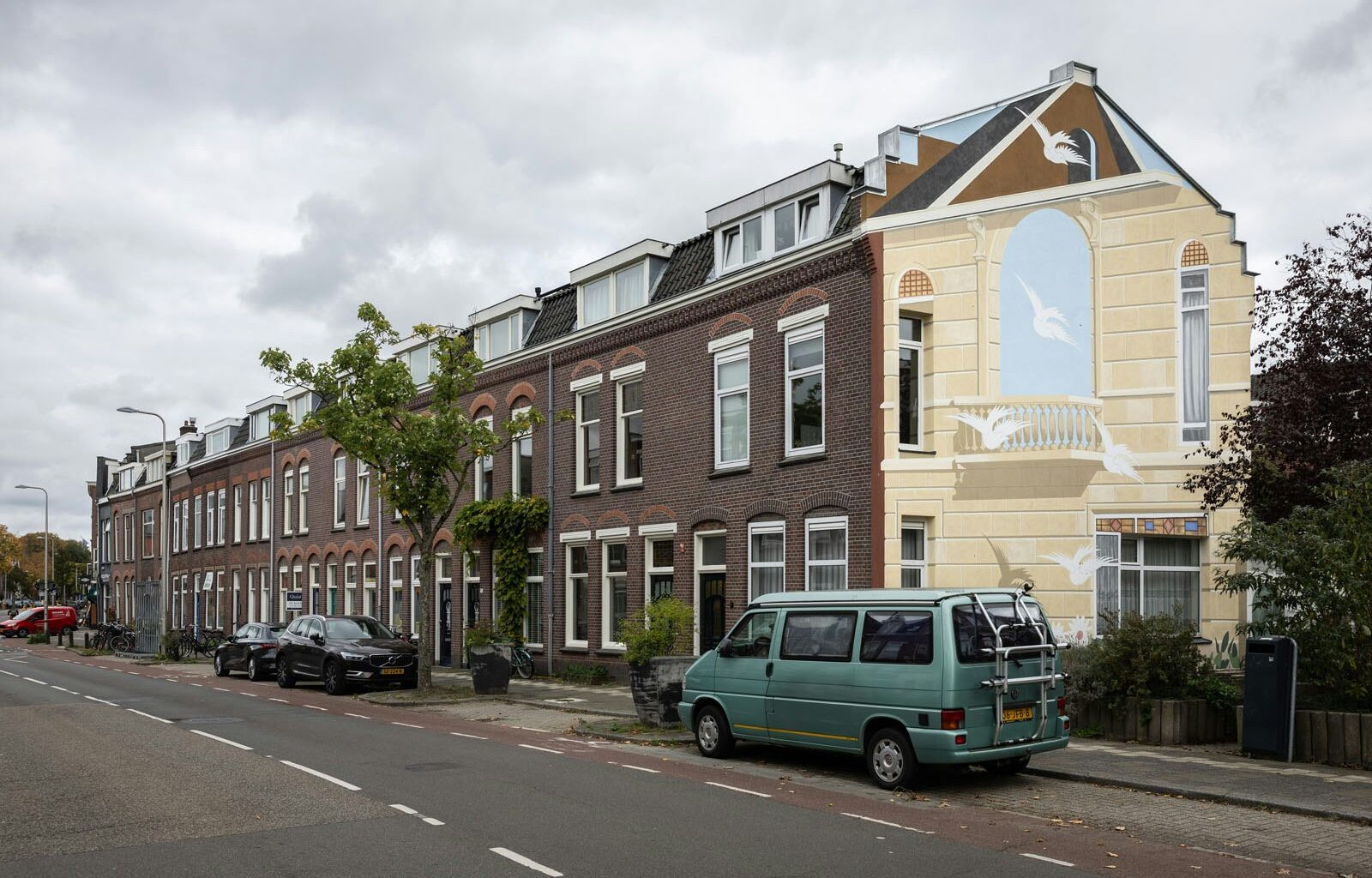 Een van de oudste (en meest geliefde) muurschilderingen van Utrecht is gerenoveerd