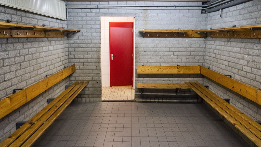 Voetbaltrainer uit Vlissingen filmde jarenlang stiekem jongens in kleedkamer