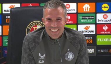 Goedgemutste Van Persie mist Timber tegen 'fantastisch' Aston Villa