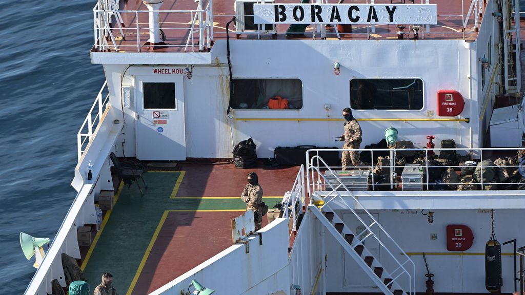 Frankrijk arresteert bemanning van vrachtschip uit 'Russische schaduwvloot'