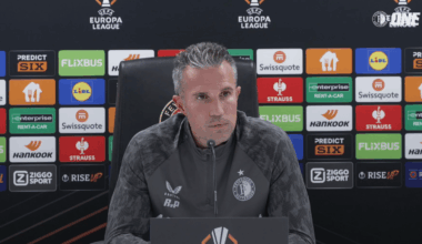 Van Persie komt met advies voor Heitinga en wijst dan naar kritische Sneijder