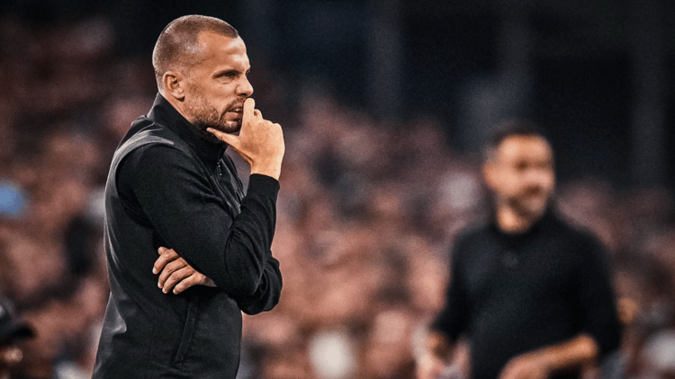 John Heitinga ging met Ajax ten onder tegen Roberto De Zerbi, de leermeester van Francesco Farioli