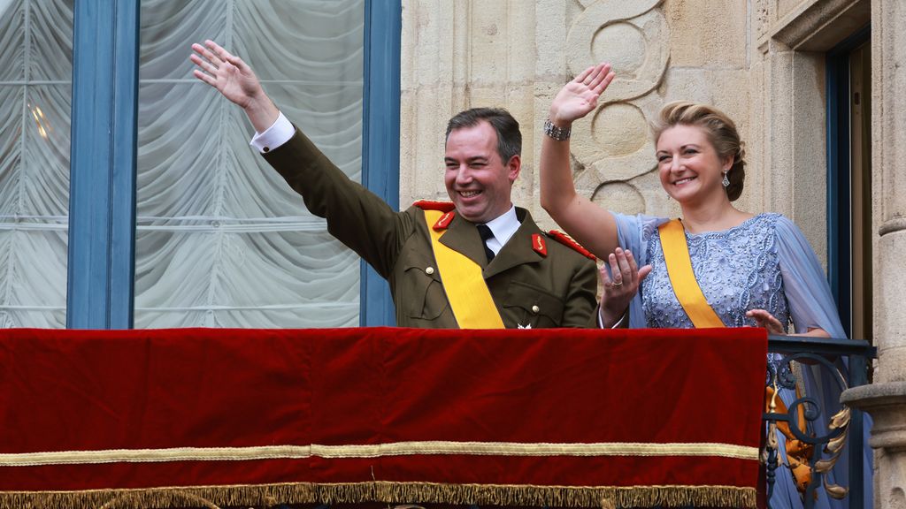 Guillaume nieuwe groothertog van Luxemburg, Willem-Alexander bij ceremonie