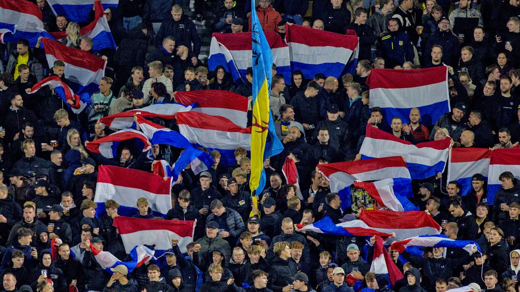 Supporters negeren verzoek Cambuur om 'beladen' Nederlandse vlaggen thuis te laten