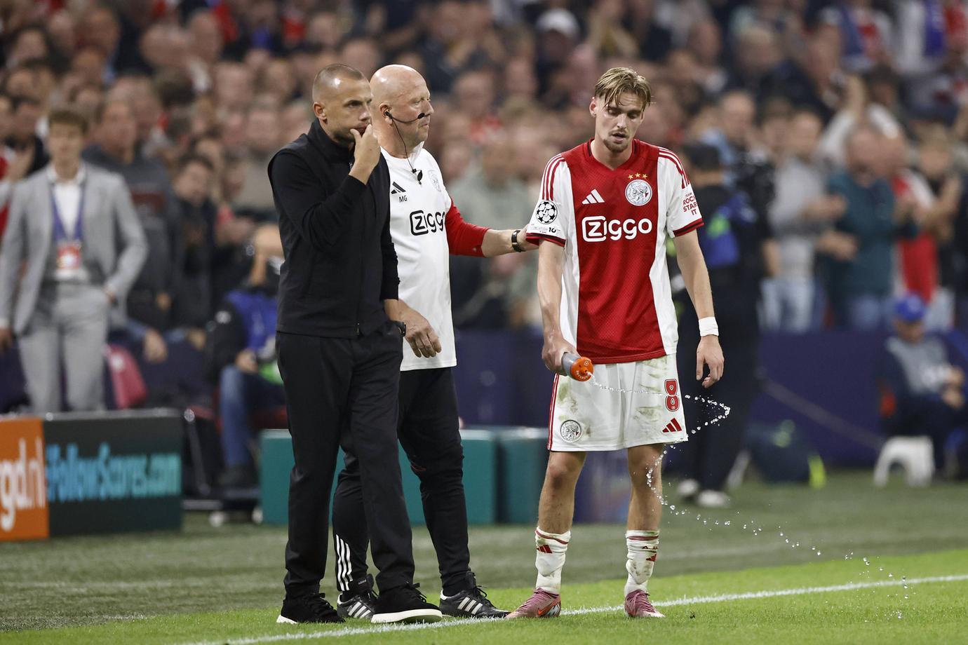 Taylor eerlijk over toekomst Heitinga bij Ajax: 'Daar stoor ik me aan' - FCUpdate.nl