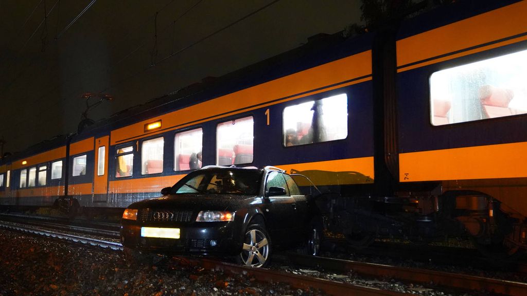 Trein botst op auto bij Boxtel, bestuurder onder invloed