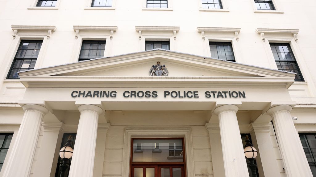 Agent opgepakt van 'verziekt' Brits politiebureau